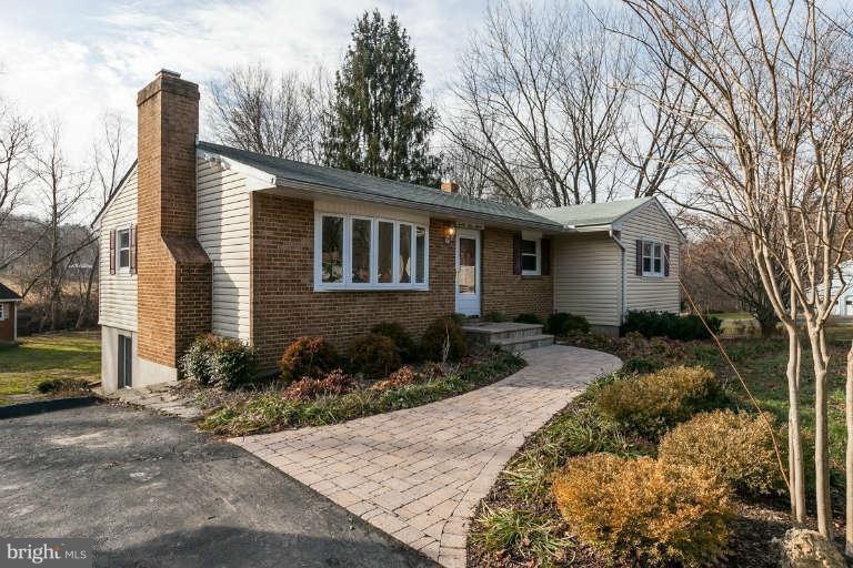 2111 Carroll Dale Rd, Sykesville, MD 21784 - photo 1