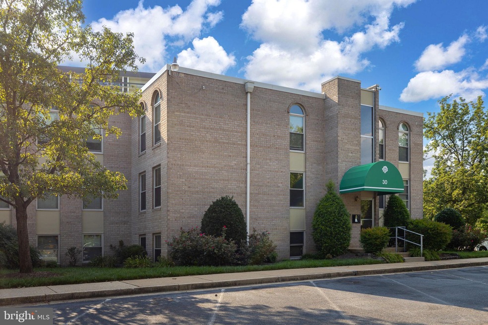 30 Canterbury Square unit 201, Alexandria, VA 22304 - photo 1