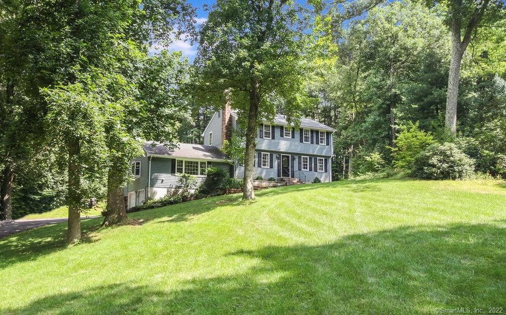 825 Neipsic Rd, Glastonbury, CT 06033 - photo 1