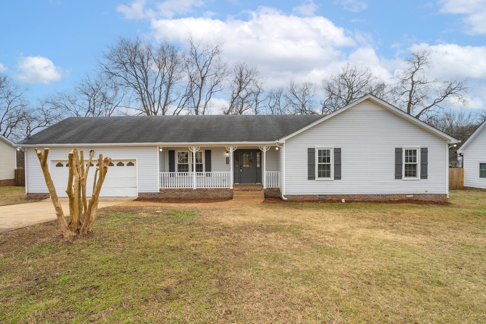 2005 Windsor Dr, Columbia, TN 38401 - photo 1