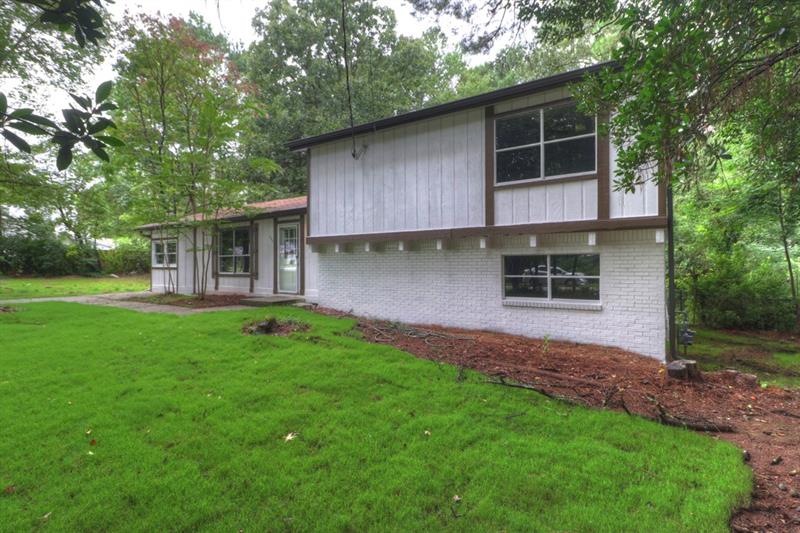 596 Lakeridge Dr SE, Conyers, GA 30094 - photo 1