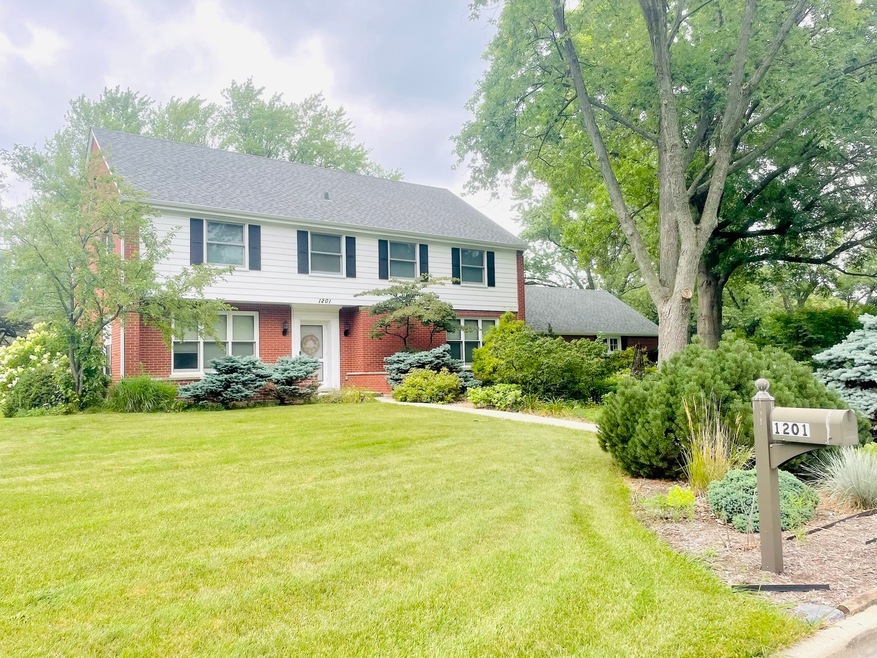 1201 Lawnmeadow Ln, Naperville, IL 60540 - photo 1