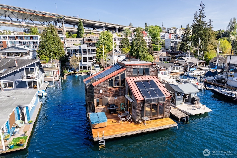 3123 Fairview Ave E unit 2, Seattle, WA 98102 - photo 1