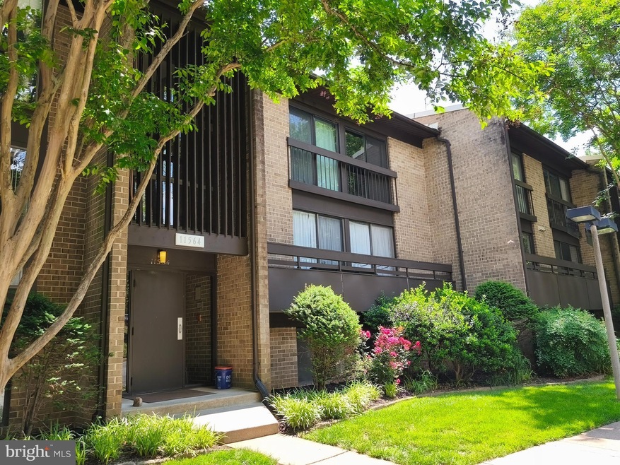 11564 Rolling Green Ct unit 101, Reston, VA 20191 - photo 1