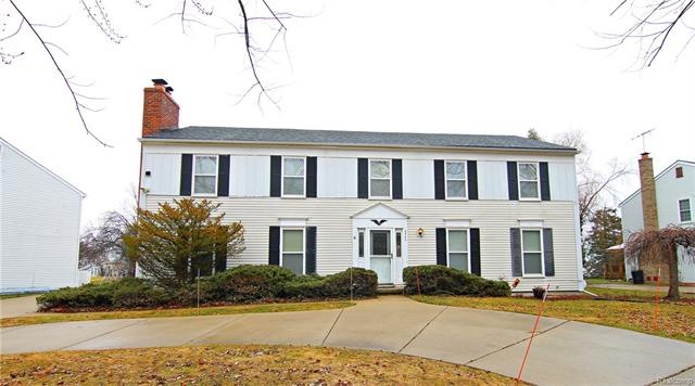 Picadilly Cir Front.jpg