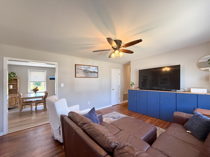 424 Link Rd, Waynesboro, VA 22980 - photo 1