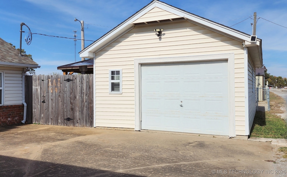 20964 S 4183 Rd, Claremore, OK 74019 - photo 1