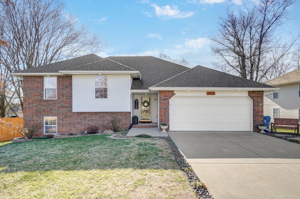 3855 S El Salvador Ave-2