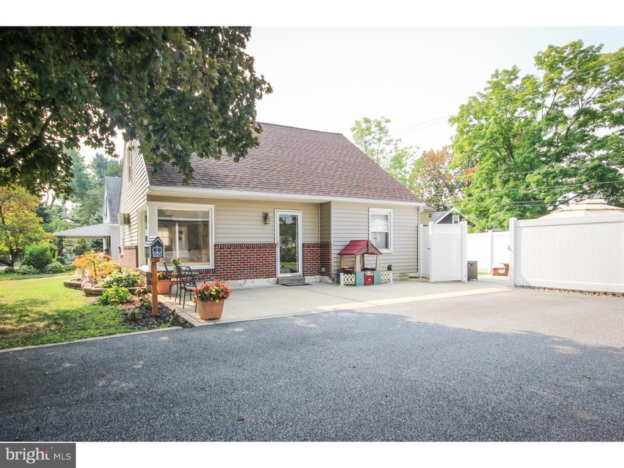 105 Dartmouth Dr, Swarthmore, PA 19081 - photo 1