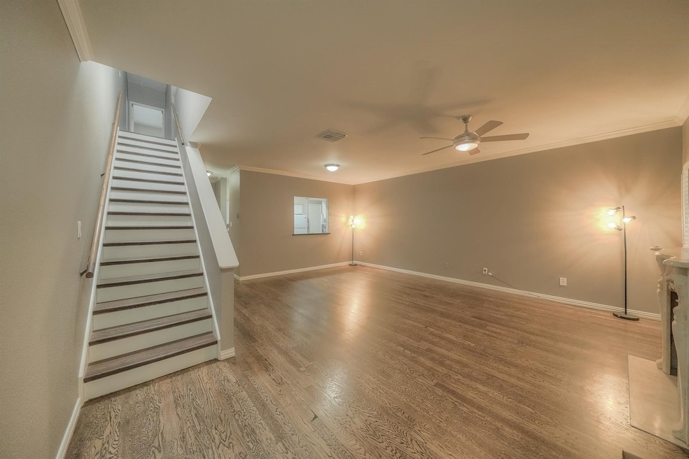 17583 Red Oak Dr unit 7583, Houston, TX 77090 - photo 1