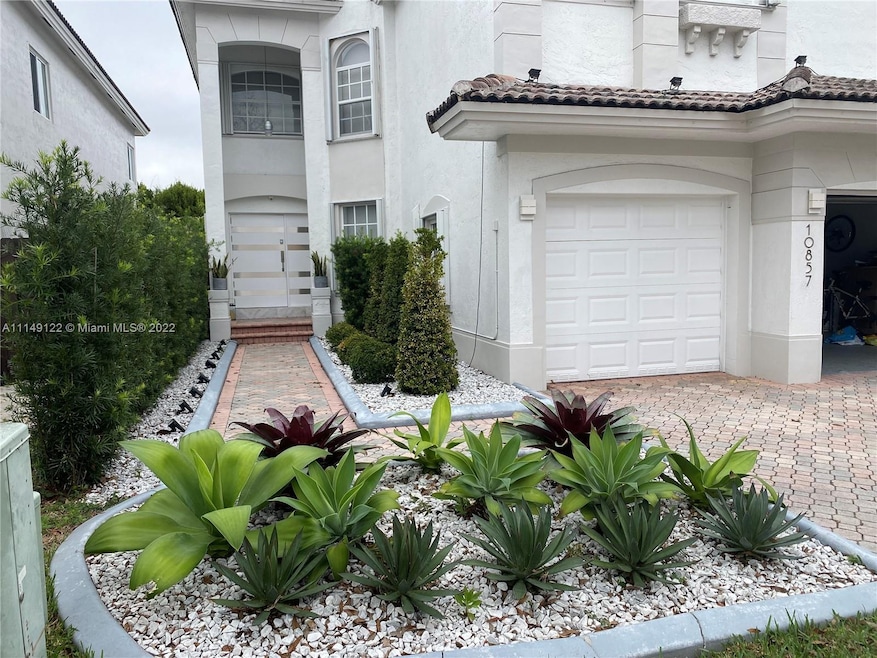 10857 NW 73rd Terrace, Doral, FL 33178 - photo 1