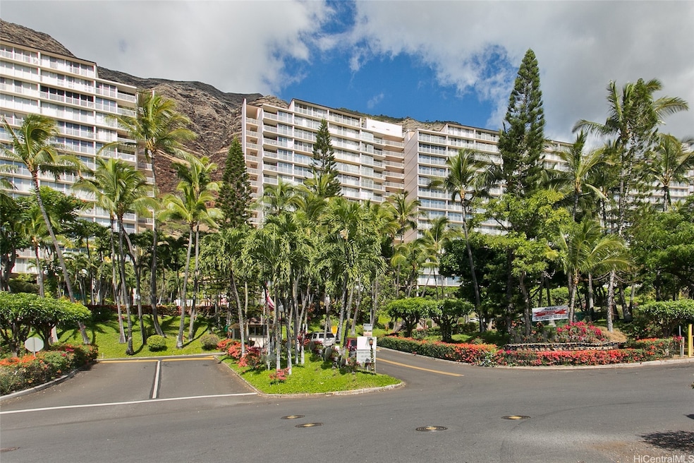 Makaha Valley Towers unit 302, Waianae, HI 96792 - photo 1