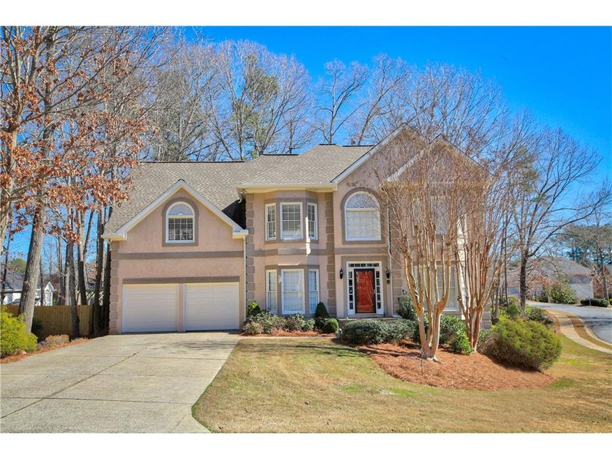 3 finished levels located in sought after Clary La