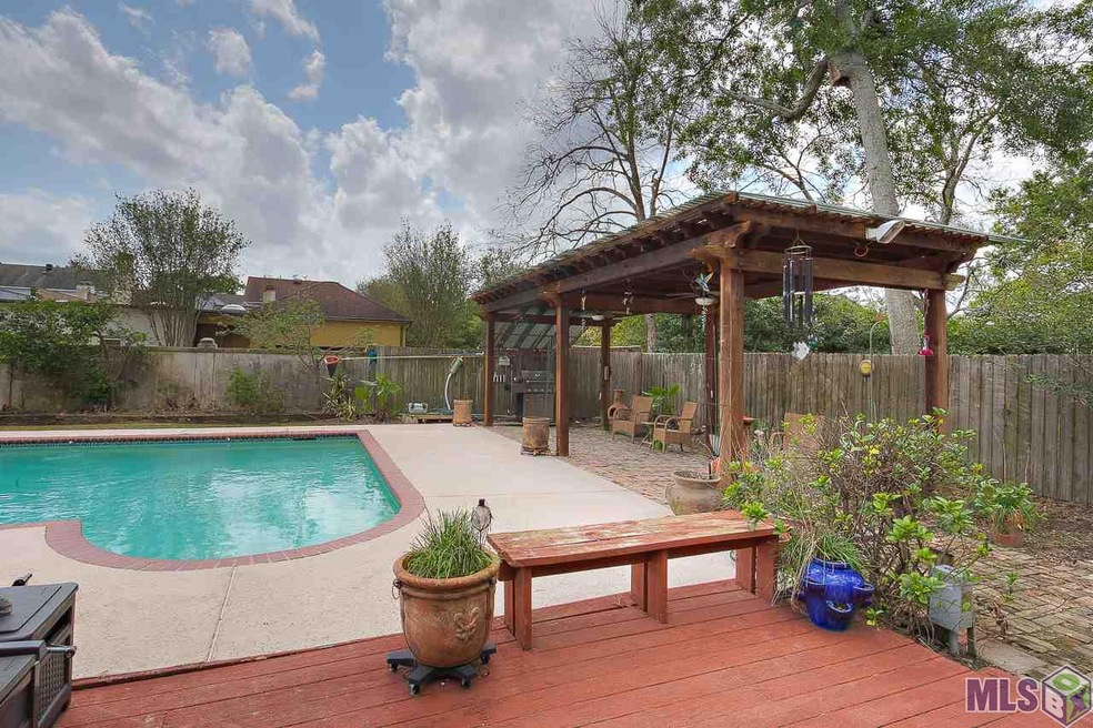 Beautiful space to entertain!