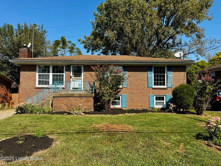 6105 Rocky Mountain Dr, Louisville, KY 40219 - photo 1