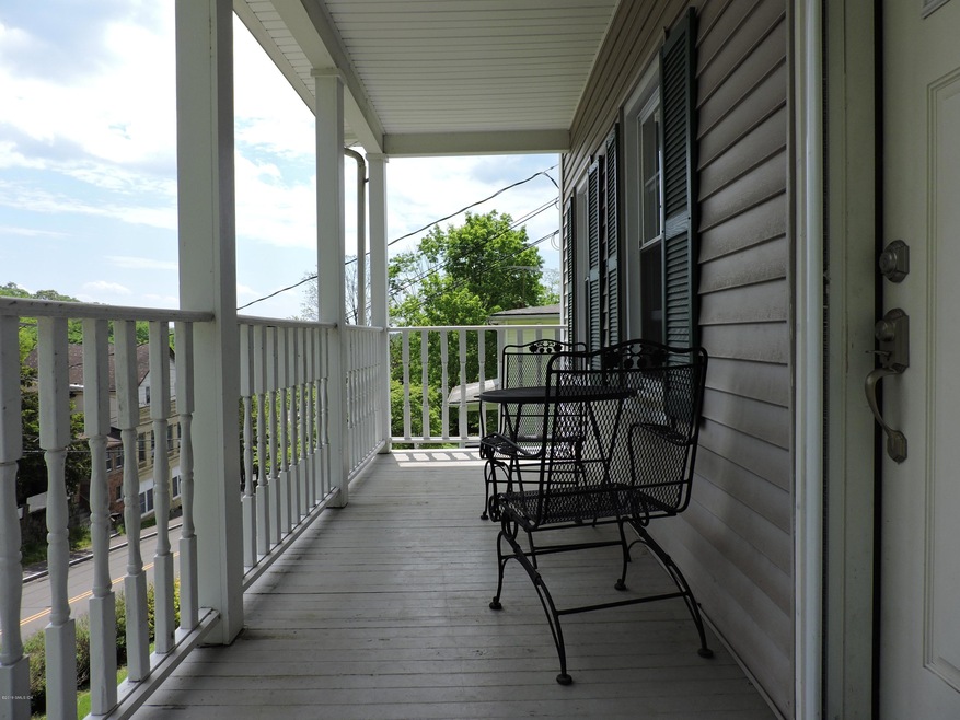 222 Pemberwick Rd unit B, Greenwich, CT 06831 - photo 1