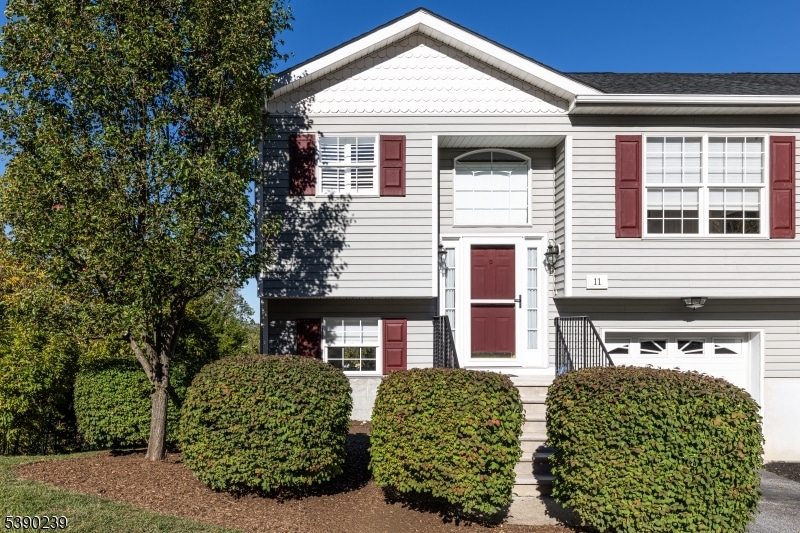 11 Oak Point Dr unit D11, Hamburg, NJ 07419 - photo 1