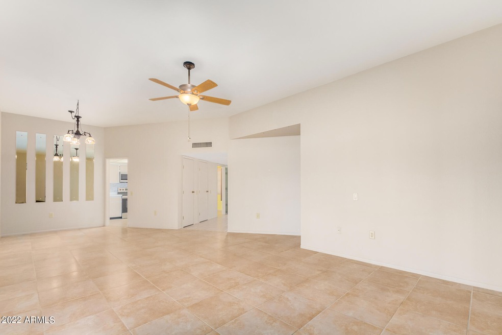 10560 W Ocotillo Dr unit 39, Sun City, AZ 85373 - photo 1