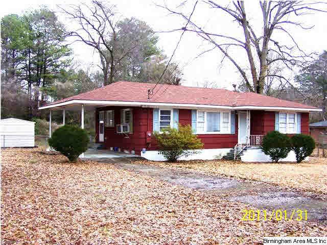 Nice Home on 1/2 acre lot w/plenty of room for chi