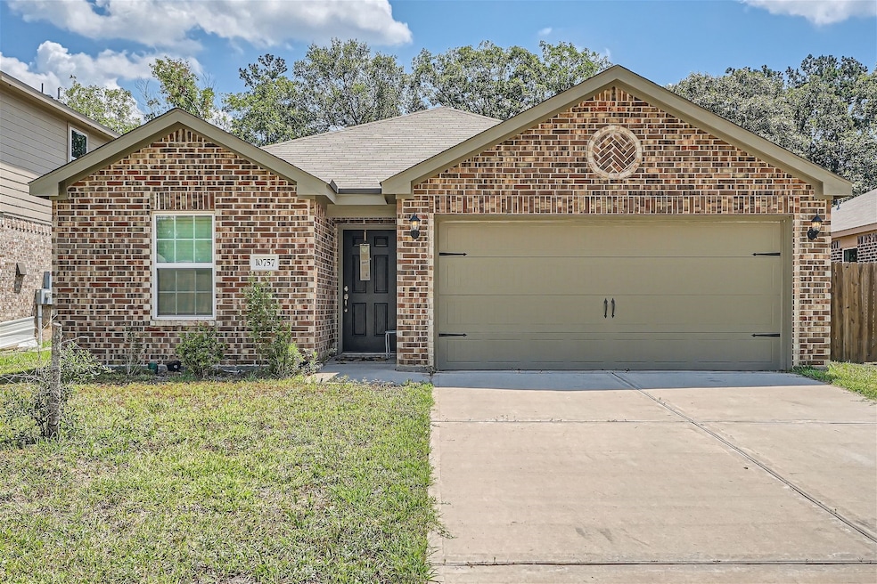 10757 Castle Rock Dr, Cleveland, TX 77328 - photo 1