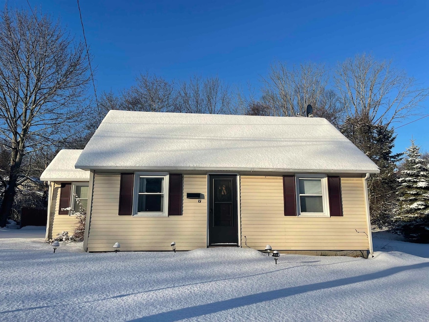 7 Central Ave, Portsmouth, NH 03801 - photo 1