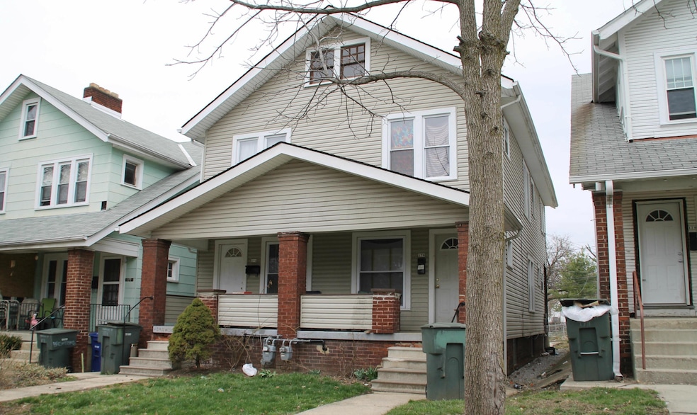 174-176 E Tompkins