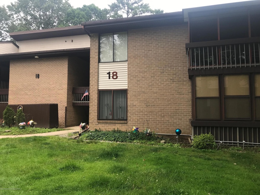 18 E PINE CLUSTER