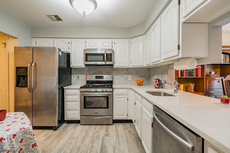 67 Boulder Run Rd, Paterson, NJ 07501 - photo 1