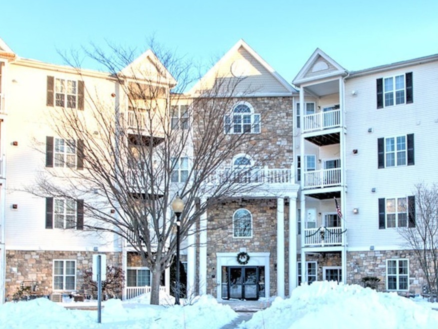 Spicket Commons unit 408, Methuen, MA 01844 - photo 1