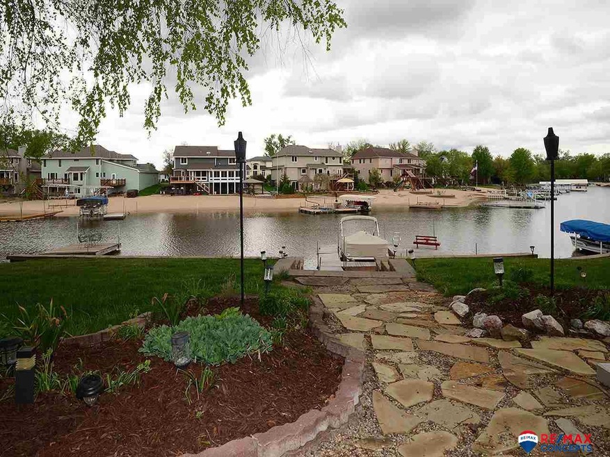 7907 Molokai Dr, Papillion, NE 68046 - photo 1