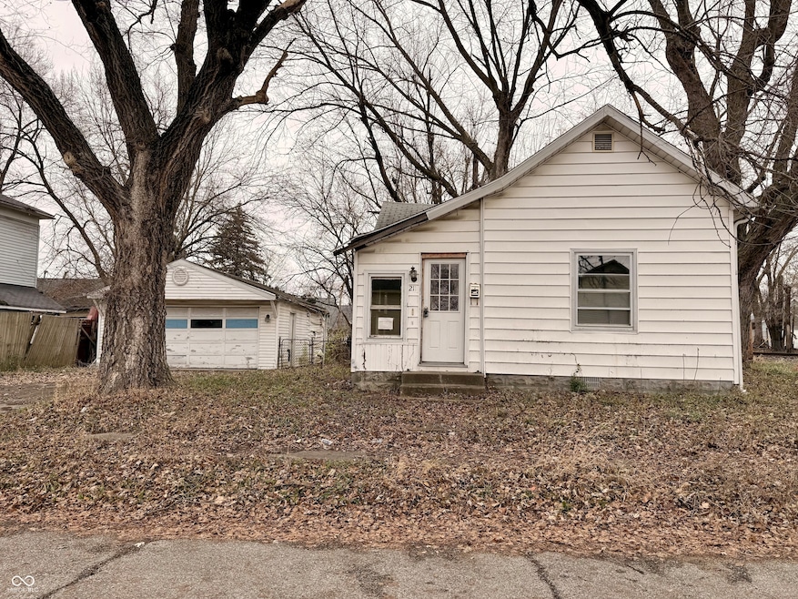 211 E Sherman St, Marion, IN 46952 - photo 1