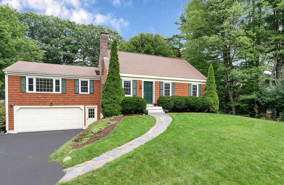 102 Bowdoin St, Yarmouth, ME 04096 - photo 1