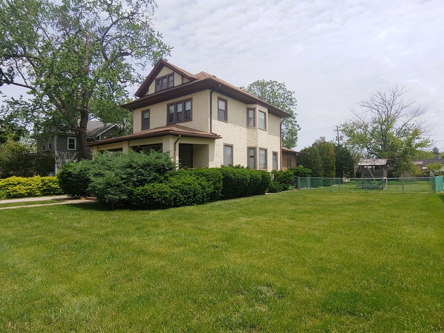 331 N Addison Ave, Elmhurst, IL 60126 - photo 1