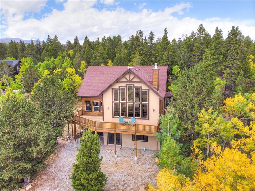 Private and quiet 2.5 acre lot with 3,009 square f
