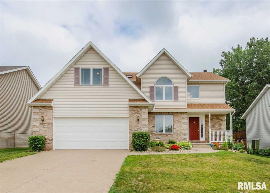 6201 Hillandale Rd, Davenport, IA 52806 - photo 1