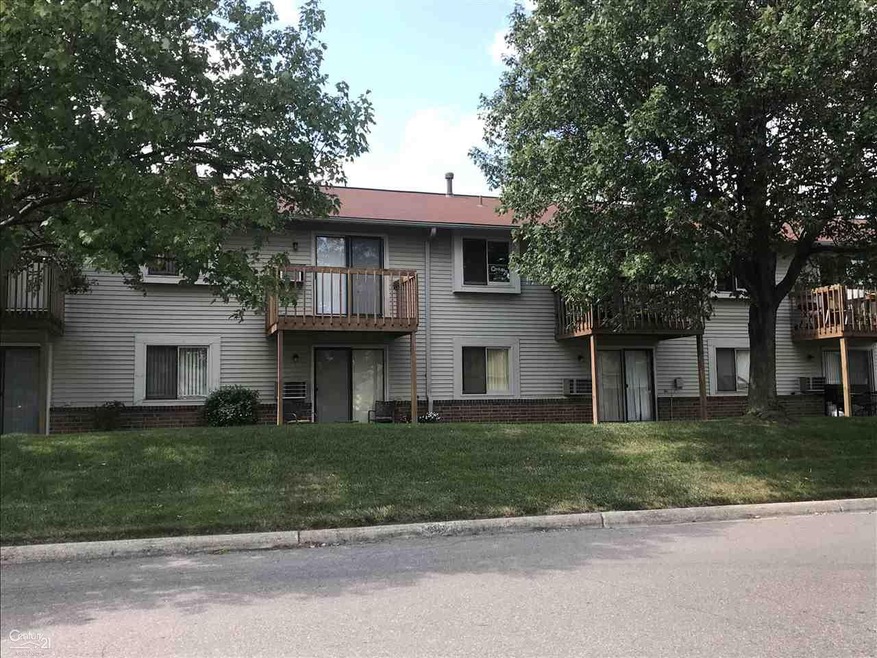 31823 Nardelli Ln unit 51, Roseville, MI 48066 - photo 1