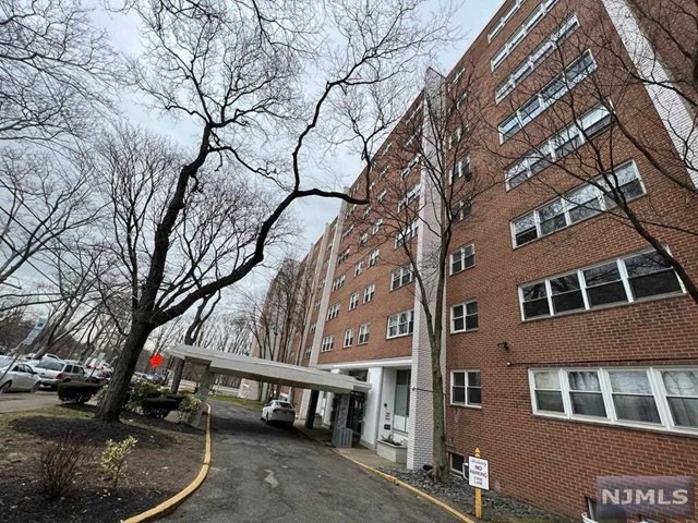 River Plaza unit 1H, Paterson, NJ 07514 - photo 1