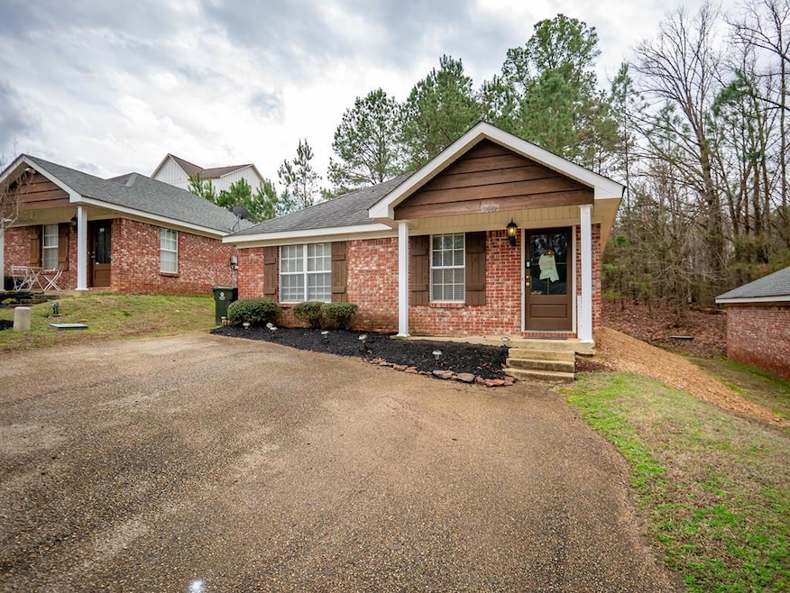 140 Taylor Cottage Cove, Oxford, MS 38655 - photo 1