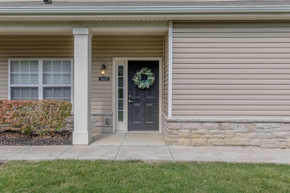 1425 Carylake Cir, Columbus, OH 43240 - photo 1