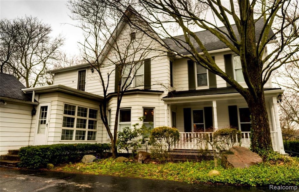 Vintage Farmhouse
