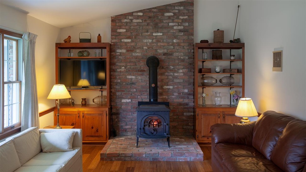 128 Reservoir Rd, Walpole, NH 03608 - photo 1