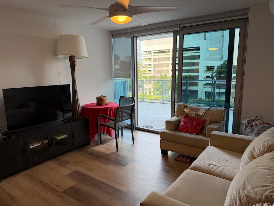 1500 Rycroft St unit 302R, Honolulu, HI 96814 - photo 1