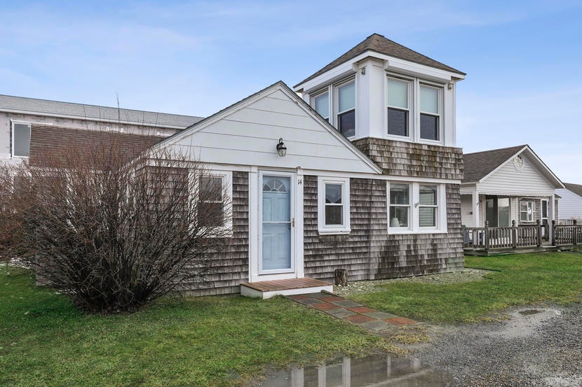 003-photo-front-view-8905550
