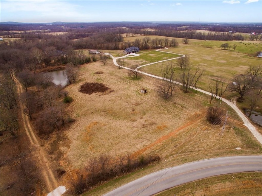 18511 Harmon Rd, Fayetteville, AR 72704 - photo 1