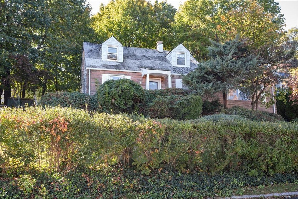11 Hearthstone Rd, Yonkers, NY 10710 - photo 1