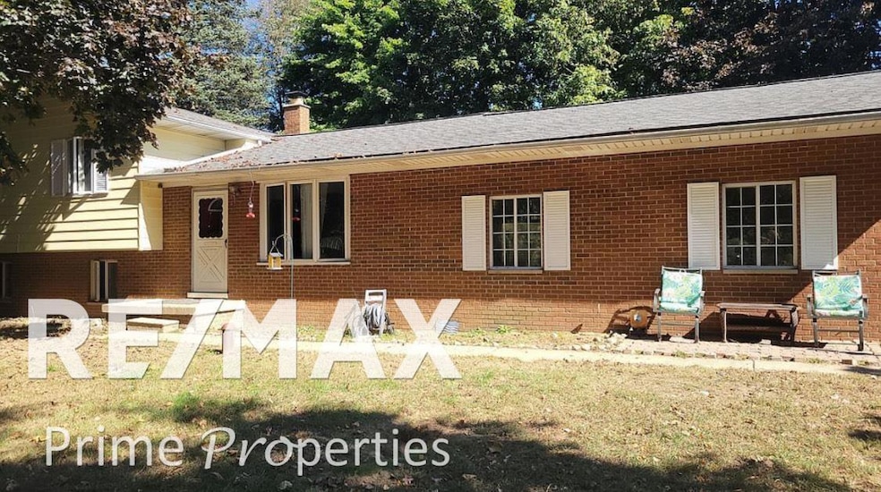 2135 S New Lothrop Rd, Lennon, MI 48449 - photo 1