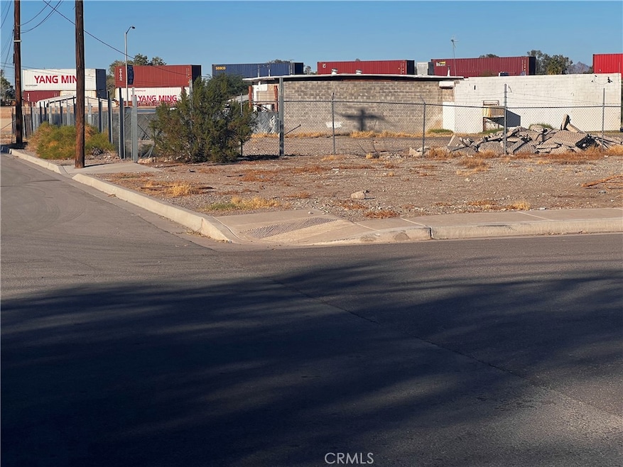 521 Quivera St, Needles, CA 92363 - photo 1