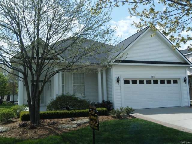 3911 Hillsdale Dr unit 226, Auburn Hills, MI 48326 - photo 1