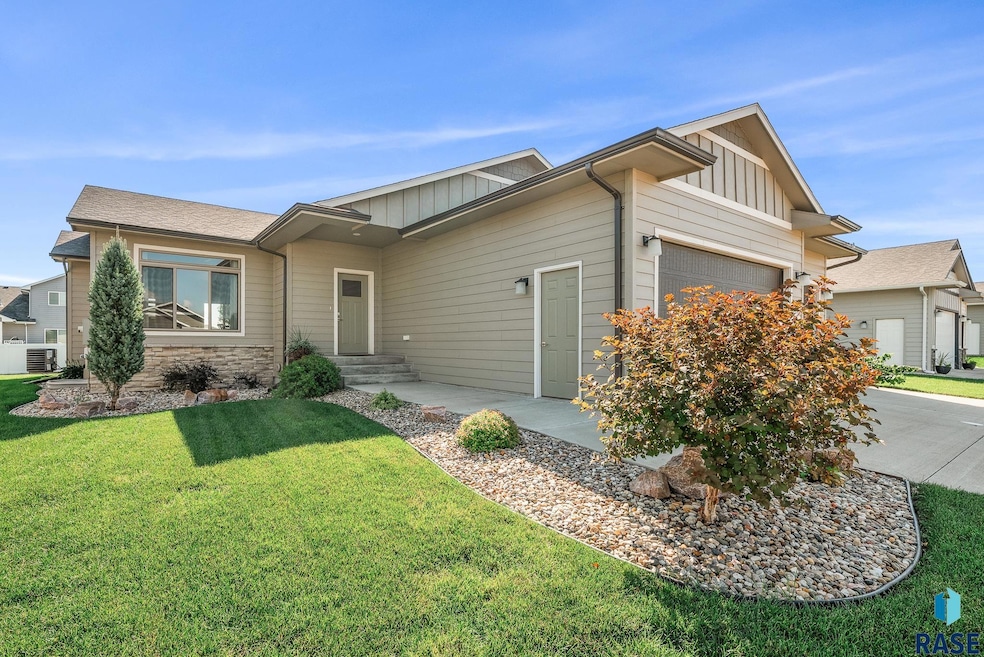 5404 S Whisper Cove Trail, Sioux Falls, SD 57108 - photo 1