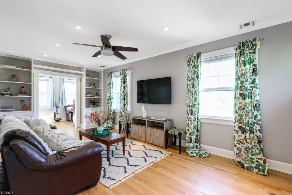 43 Hamilton Rd, Glen Ridge, NJ 07028 - photo 1